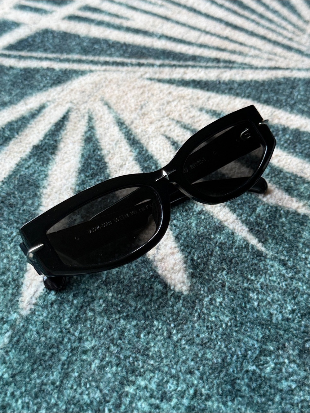 Blackhead Starburst Cat-Eye Sunglasses